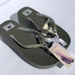 NWT Silver Havaianas High with Swarovski Crystals